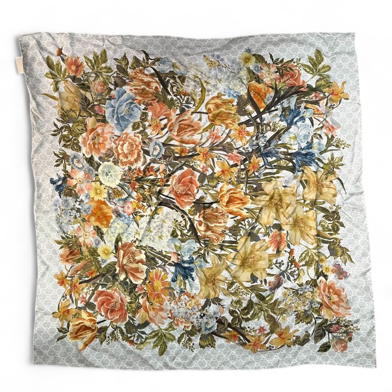 Gucci Supreme Water Flora Ophidia Scarf

Dimnensions: 30 x 30 inches

In very good condition.

Does not come with original dust bag or box.