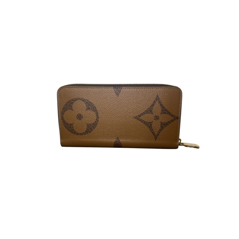 Louis Vuitton Monogram Giant Reverse Zippy Wallet<br />
<br />
Date Code:CA1290<br />
<br />
In very good condition. Minor marks on hardware.<br />
<br />
Comes with the original dust bag and box.