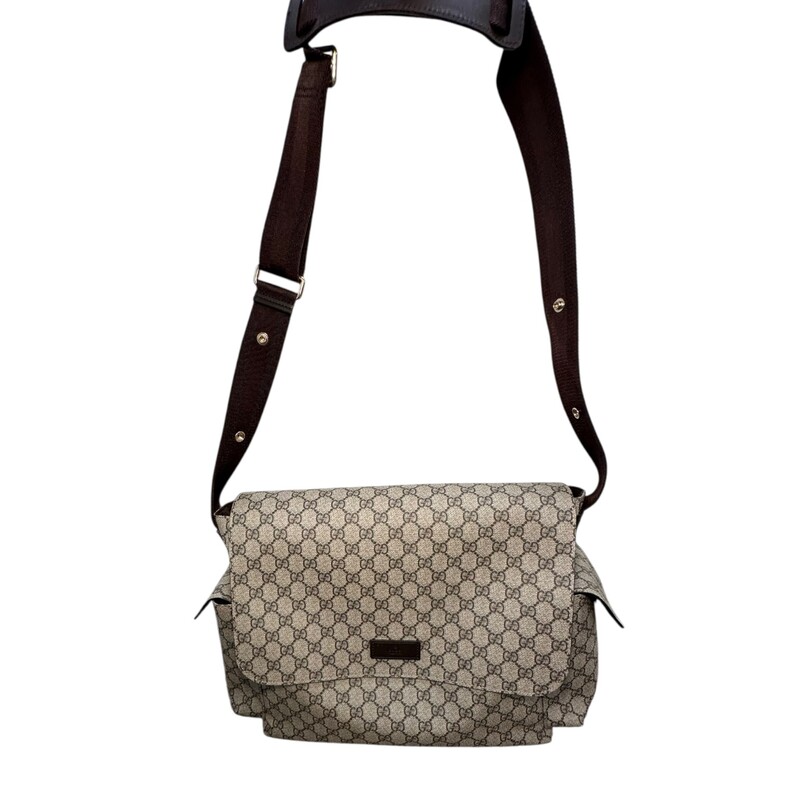 Gucci Supreme Logo  Diaper Bag<br />
<br />
Style Code: 211131.520981<br />
<br />
Dimensions:17.3W x 11H x 5.5D<br />
<br />
In very good condition. Minor corner wear.<br />
<br />
Does not come with original dust bag or box.