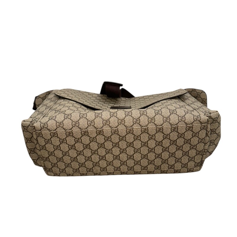 Gucci Supreme Logo  Diaper Bag<br />
<br />
Style Code: 211131.520981<br />
<br />
Dimensions:17.3W x 11H x 5.5D<br />
<br />
In very good condition. Minor corner wear.<br />
<br />
Does not come with original dust bag or box.