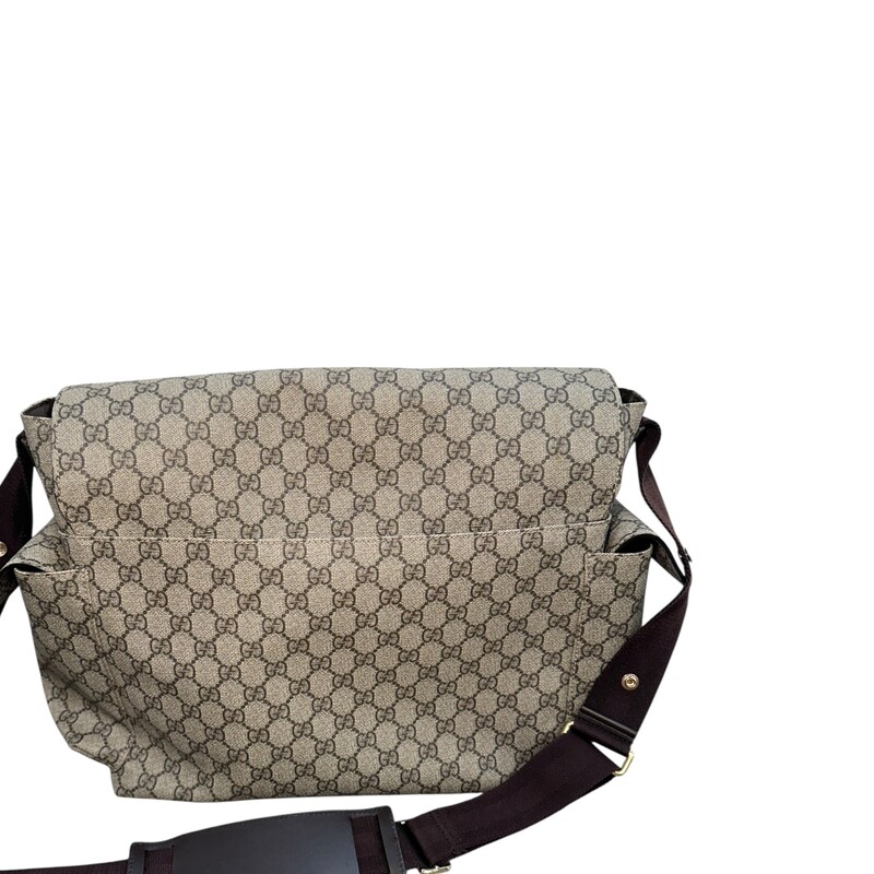Gucci Supreme Logo  Diaper Bag<br />
<br />
Style Code: 211131.520981<br />
<br />
Dimensions:17.3W x 11H x 5.5D<br />
<br />
In very good condition. Minor corner wear.<br />
<br />
Does not come with original dust bag or box.