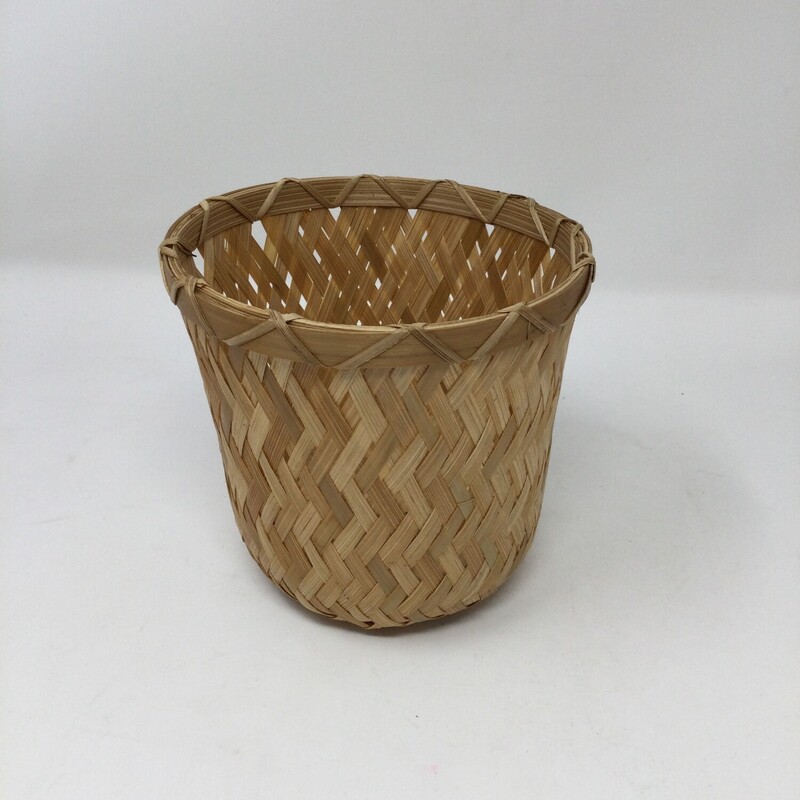 Small Woven Basket,
Natural,
Size: 4.5 X 4.5 In