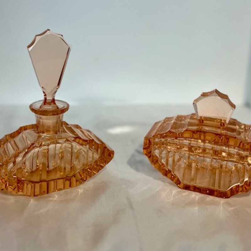 Vintage Glass Perfume Bottle & Jewelry Box
Set of 2
Pink
Size: 5 x 2.5 x 6H