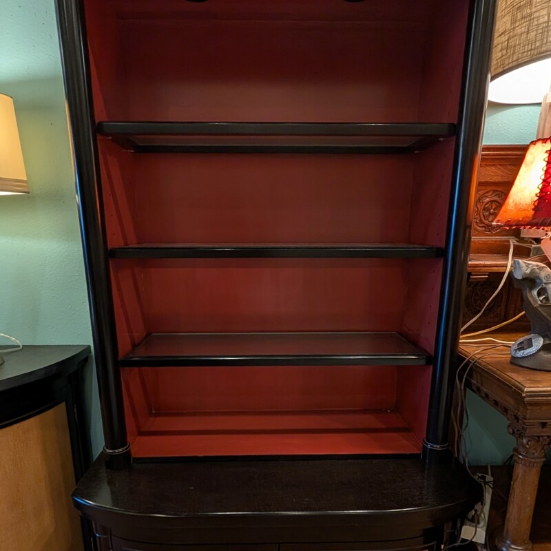 Henredon Blond Hutch, 2 Door, 3 Shelf
43 x 24.5 x 86h