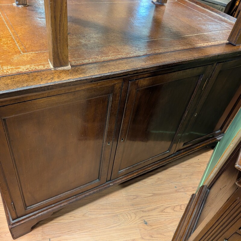 Vintage Desk W Back Cabin, 9 Drawer<br />
53 x 32 x 30h