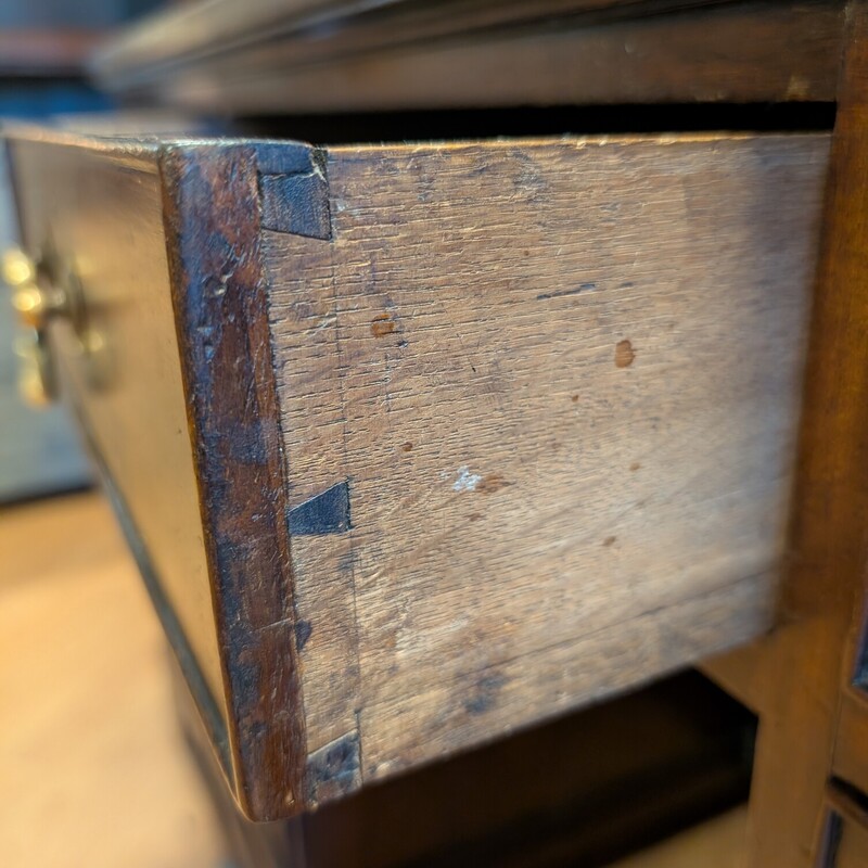 Vintage Desk W Back Cabin, 9 Drawer<br />
53 x 32 x 30h