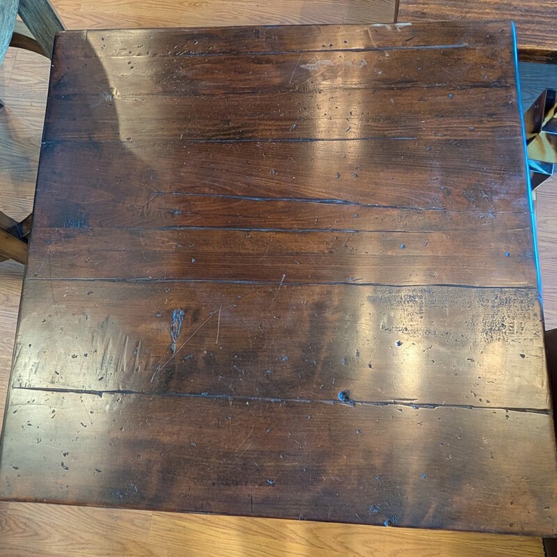 Distressed Wood Side<br />
27.5 Square x 23h