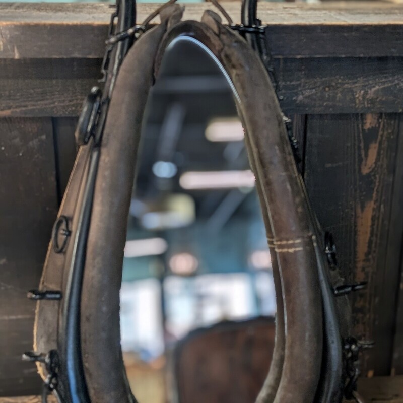 Antique Horse Collar
17 x 6 x 28h