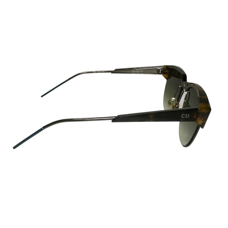 Dior Spectral Cat Eye Btown Tortise Sunglasses<br />
<br />
Style Code: Spectral<br />
<br />
In very good condition. Minor marks on the lenses.<br />
<br />
Comes with the original case. No dust cover