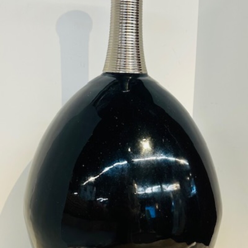 Pier1 Ceramic Metal Neck