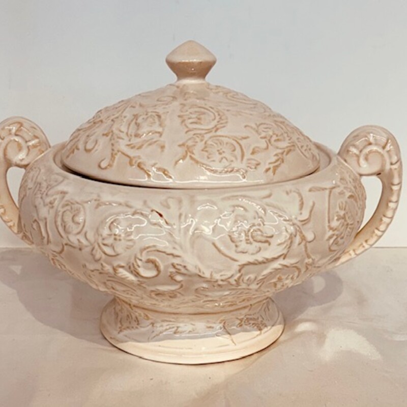 Umbria Lidded Floral Urn