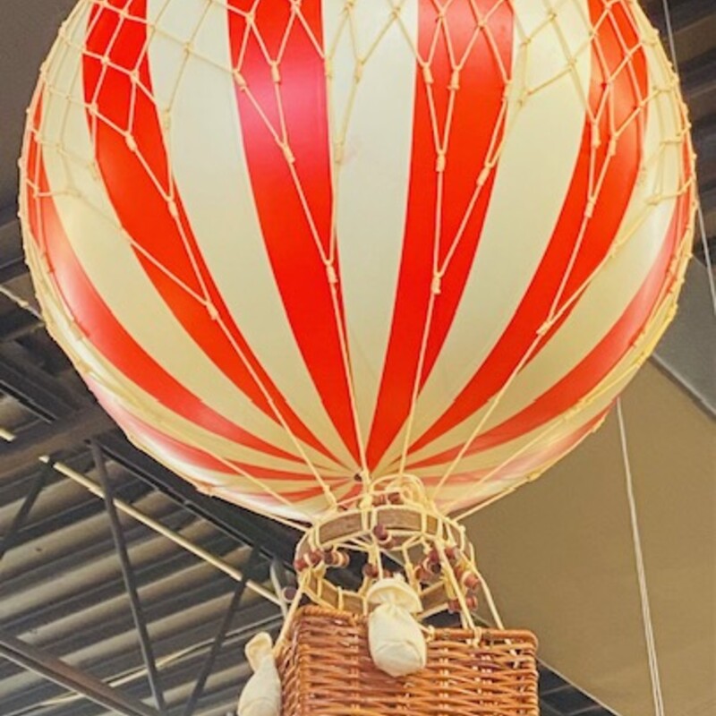 TravelsLightHotAirBalloon