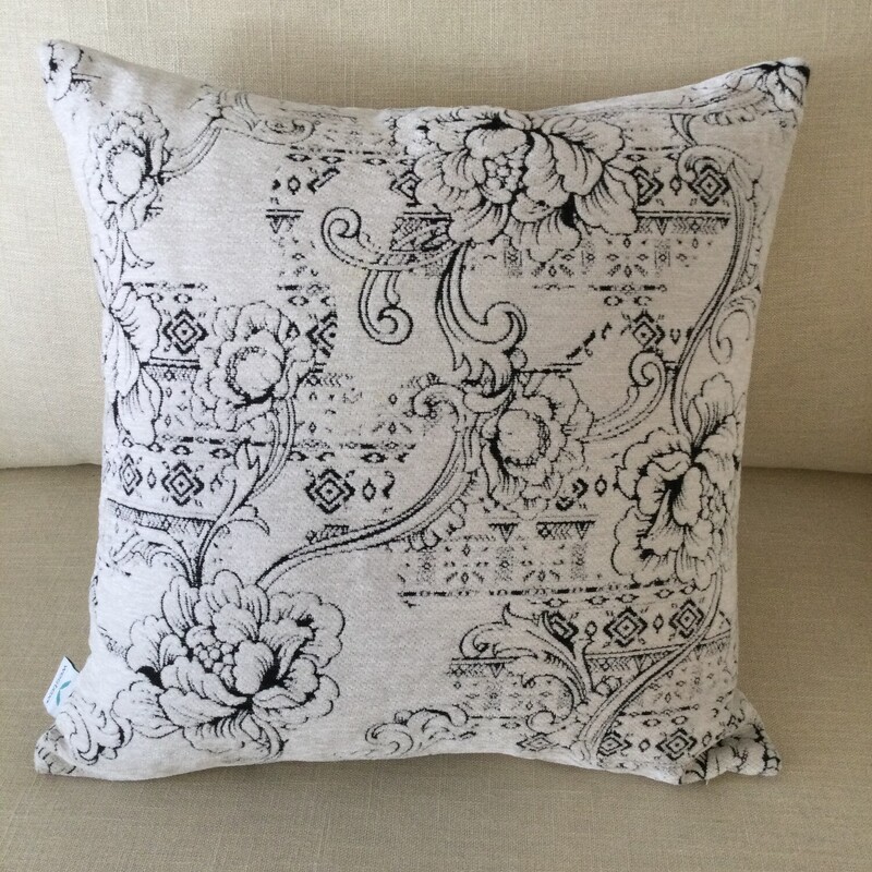 Velvet Textured Toss Cush