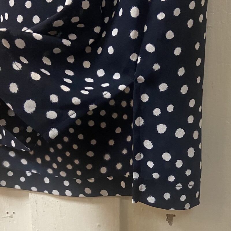 Nvy/Crm Pat SS Blouse<br />
Nvy/Crm<br />
Size: M R $49