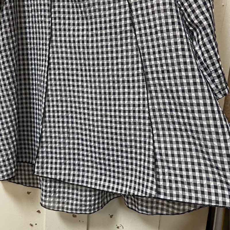 Blk/W Check Aline Top<br />
Blk/W<br />
Size: S/M R$89