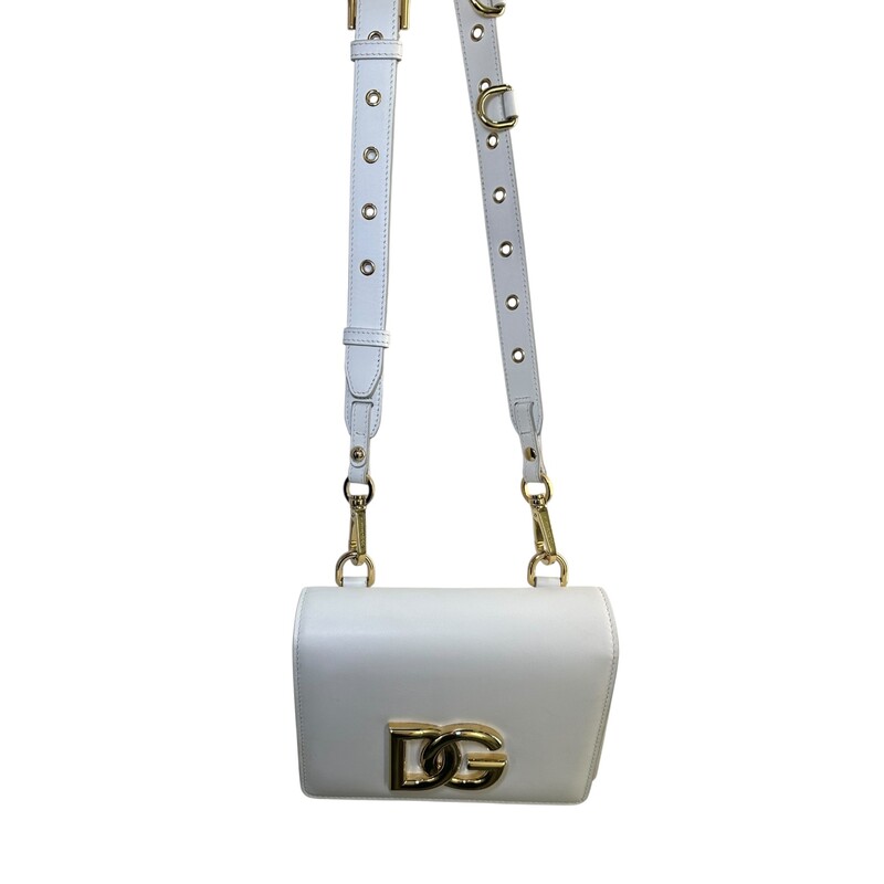 Dolce & Gabbana 3.5 Leather Crossbody Bag

Dimensions: 7 L x 5 H inches

In very good condition. Some minor marks on the leather and some scratching on the hardware.

Does not come with original dust bag or box,