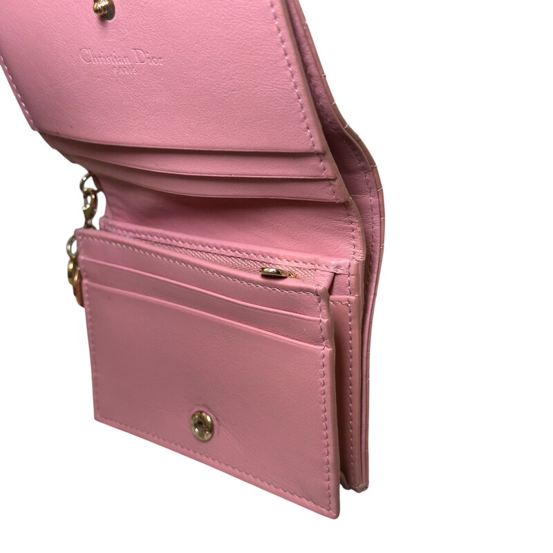 Dior Lady Dior Gardenia Patent Leather Compact Wallet<br />
<br />
Serial Code:43-MA0198<br />
<br />
Dimensions:4 L x 3 H inches<br />
<br />
In very good condition. Some light wear on the hardware.