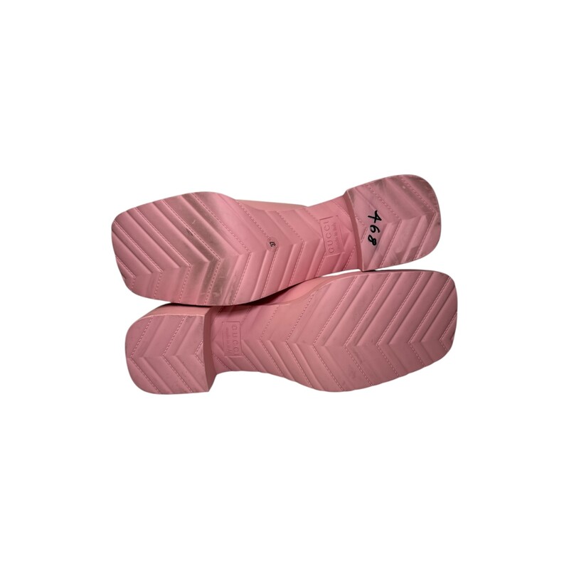 Gucci Slip On Mules Heels<br />
<br />
Size: 37<br />
<br />
In very good condition. Light scuffs to the rubber.<br />
<br />
Does not come with the original dus tbag or box.