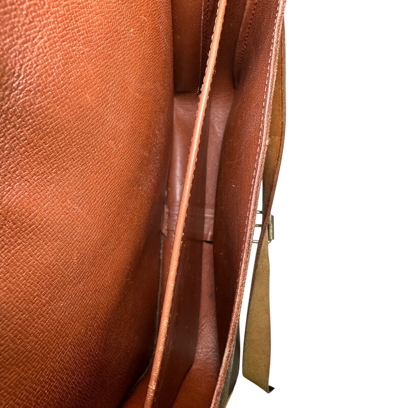 Lousi Vuitton Vintage Cartouchiere Monogram Crossbody<br />
<br />
Dimensions: 10 L x 8 H inches<br />
<br />
In very good condition. Some marks on the leather.<br />
<br />
Does not come with original dust bag or box.