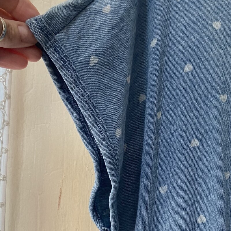 Blu Heart Pat Top<br />
Blue<br />
Size: 1X