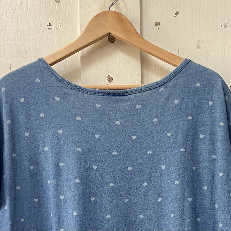 Blu Heart Pat Top<br />
Blue<br />
Size: 1X