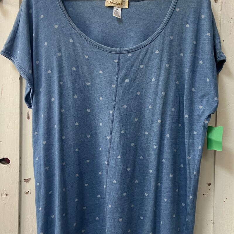Blu Heart Pat Top<br />
Blue<br />
Size: 1X