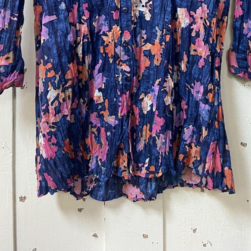 NWT Blu/Pk/P Flrl Shirt<br />
Blu/Pk/P<br />
Size: M R $99