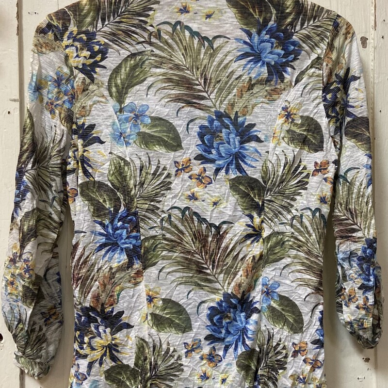 NWT Wt/blu/G Trop Shirt<br />
W/Blu/G<br />
Size: M R $125