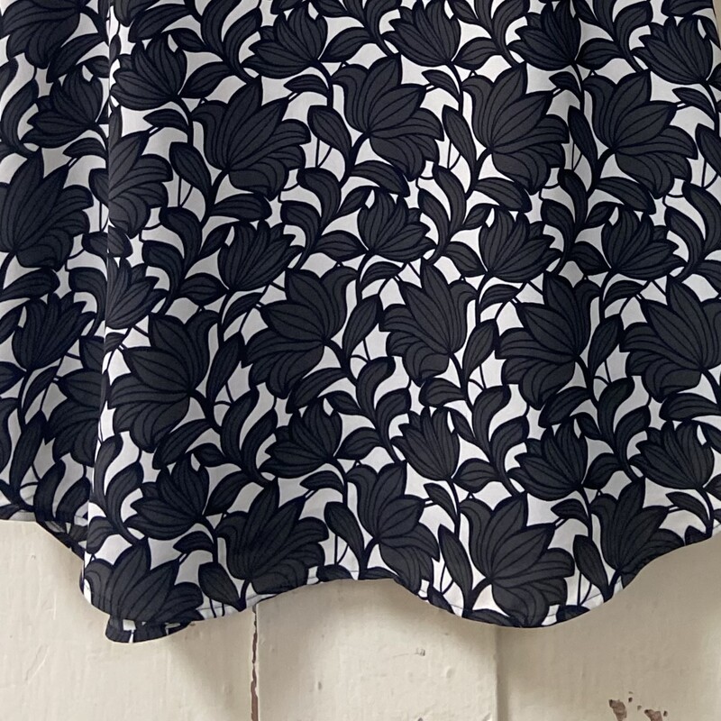 Charc/Wt Floral Cami<br />
Charc/W<br />
Size: M R $49