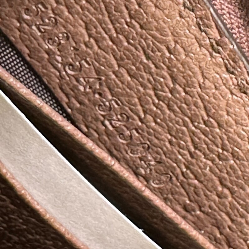 Gucci Ophidia Zip Around Supeme Wallet<br />
<br />
Code: 523154 525040<br />
<br />
Dimensions:<br />
7.7W x 4.3H x 1.2D<br />
<br />
In excellent condition.<br />
<br />
Does not come with the original dust bag or box.