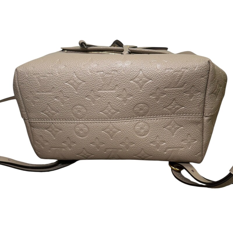 Louis Vuitton Montsouris NM Turtle Dove Backpack

Code: Chipped

Dimensions:
Length: 9 in
Height: 10.5 in
Width: 6 in
Drop: 2 in
Drop: 15.25

In excellent condition.

Comes with the original dust bag. No box.