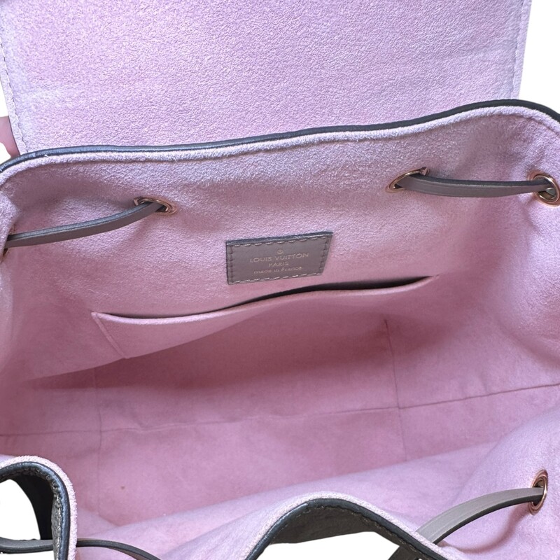 Louis Vuitton Montsouris NM Turtle Dove Backpack

Code: Chipped

Dimensions:
Length: 9 in
Height: 10.5 in
Width: 6 in
Drop: 2 in
Drop: 15.25

In excellent condition.

Comes with the original dust bag. No box.