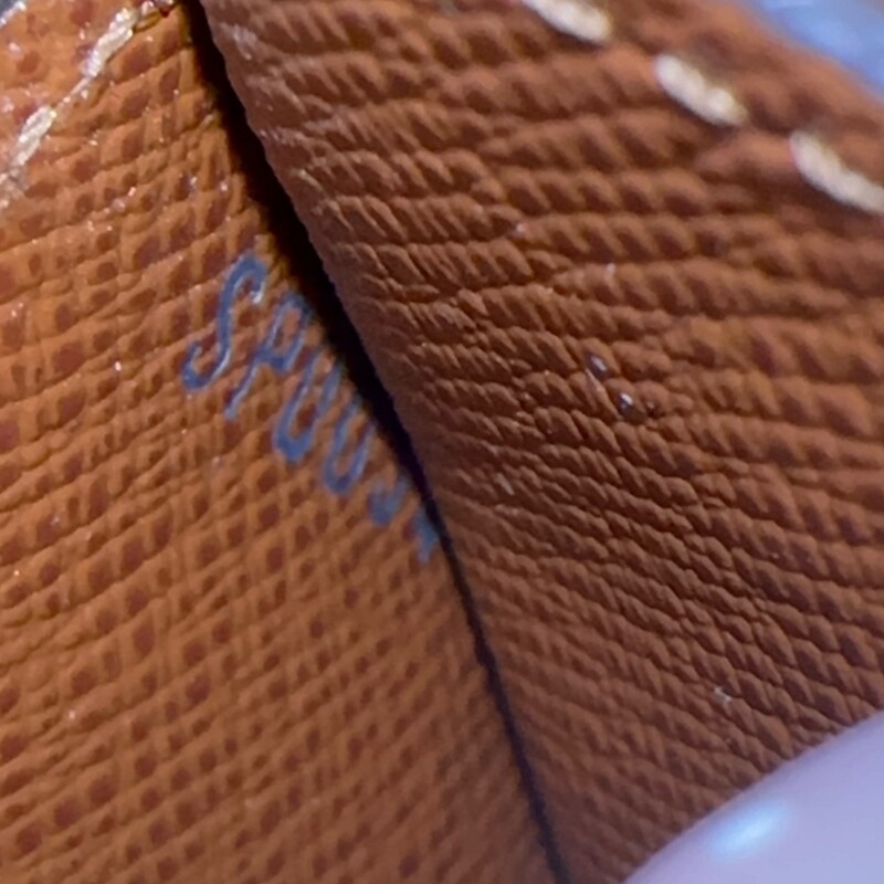 Louis Vuitton Armagnac Monogram Card Holder

Date Code:SP0034

In very good condition. Leather lightly streched.

Does not come with original dust bag or bag.