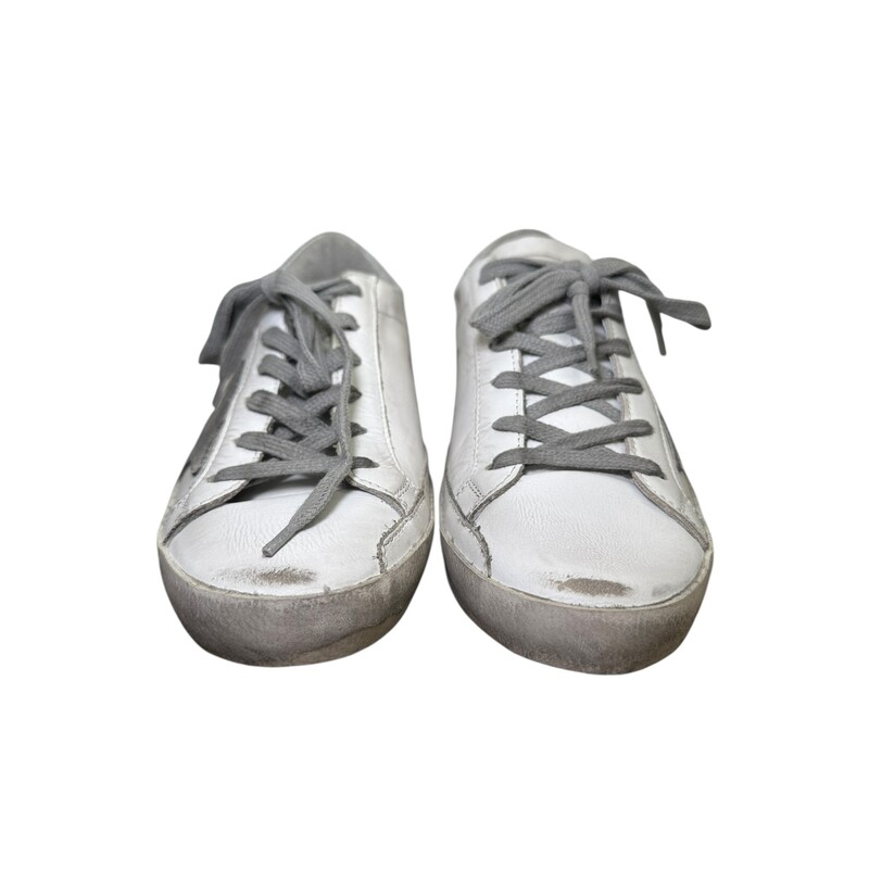 Golden Goose Super Star White<br />
<br />
Size 38<br />
<br />
In very good condition. Minor marks on soles.<br />
<br />
Does not come with original dust bag or box.