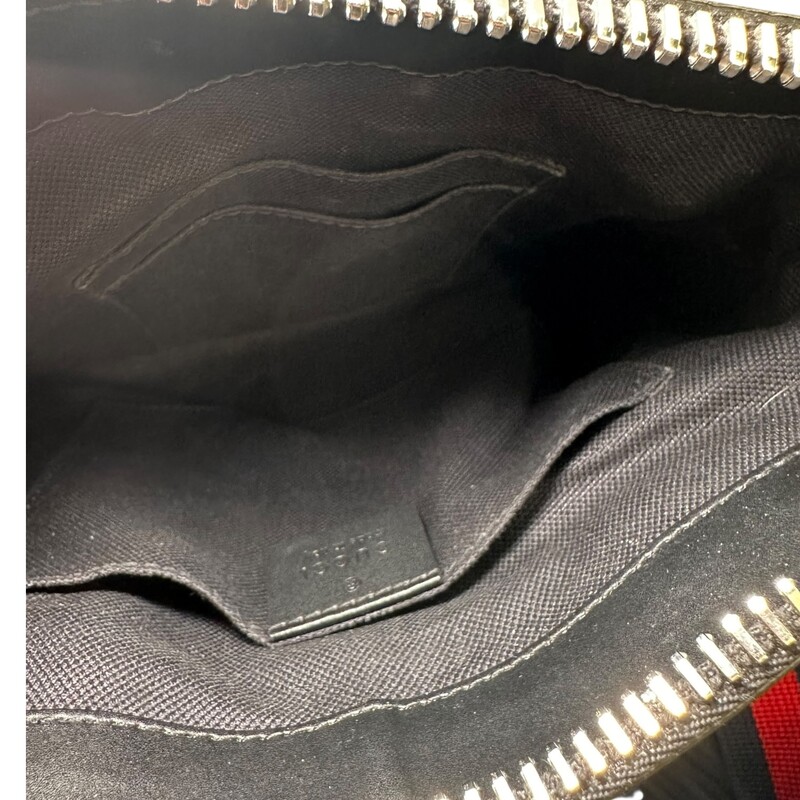 Gucci Supreme Messenger Coated Canvas Crossbody

Style Code: 523599 525040

Dimensions: 9L x 5 H inches

In very good condition. Some minor marks on the hardware.

Does not come with the original dust bag and box.