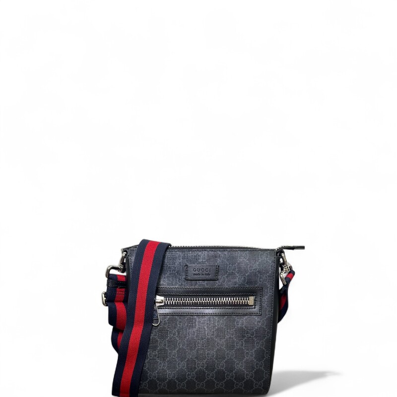 Gucci Supreme Messenger Coated Canvas Crossbody

Style Code: 523599 525040

Dimensions: 9L x 5 H inches

In very good condition. Some minor marks on the hardware.

Does not come with the original dust bag and box.