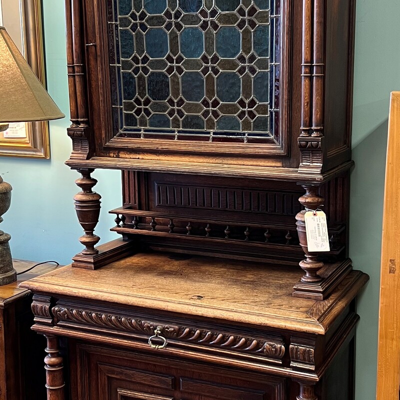 Beligan Hutch Stain/glass, 19th Century, Oak
40in x 22in x 91in tall