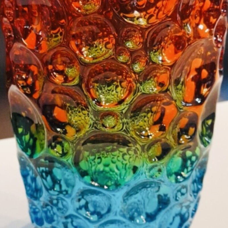 Zecchin Venezia Lisbon Vase
Orange Green Teal
Size: 6x14H
Our exquisite decorative vase featuring a beautiful bubble motif in a rainbow of hues is crafted in Italy of cut crystal and beautifully hand painted by master Venetian artisans.
NEW Retail $375+ Includes Box
Coordinating Vase Sold Separately