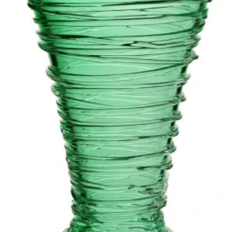 William Yeoward Miranda Vase
Sea Glass Green
Size: 8x13H
A beautiful and decorative thick, ribbed seaglass green flower vase for the home! Stunning!
NEW Retail $395+ Includes Box