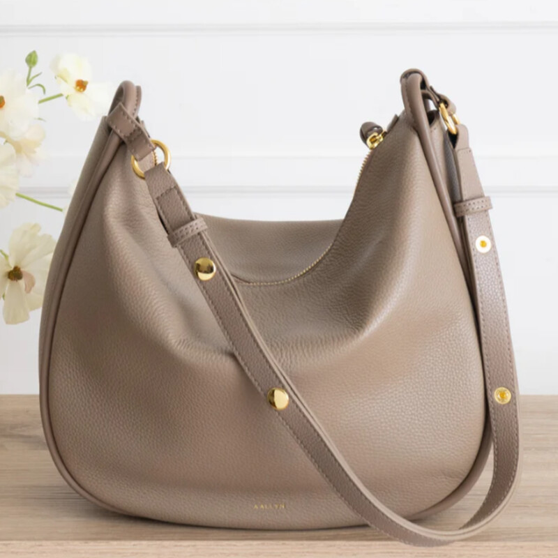 Aallyn Marley Hobo Handbag
Taupe Gold Size: 14 x 11H