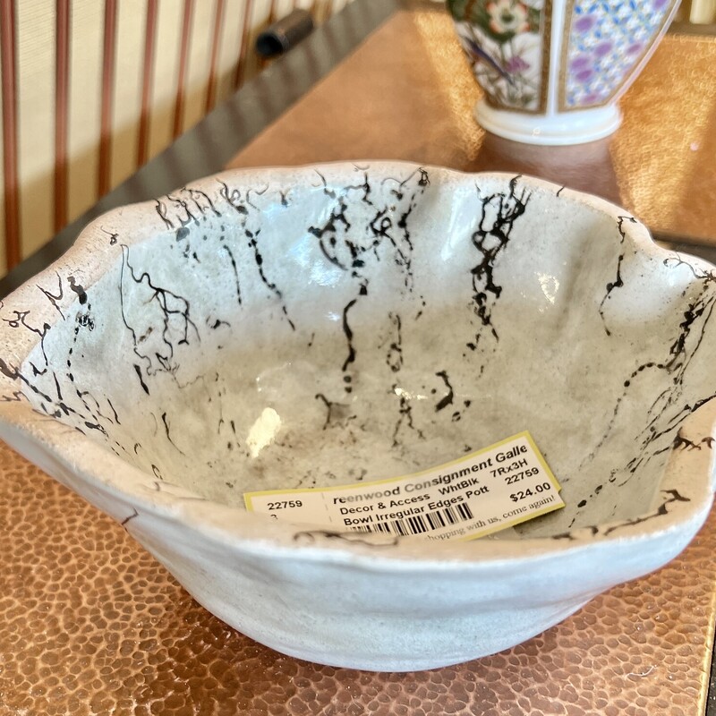 Bowl Irregular Edges Pott