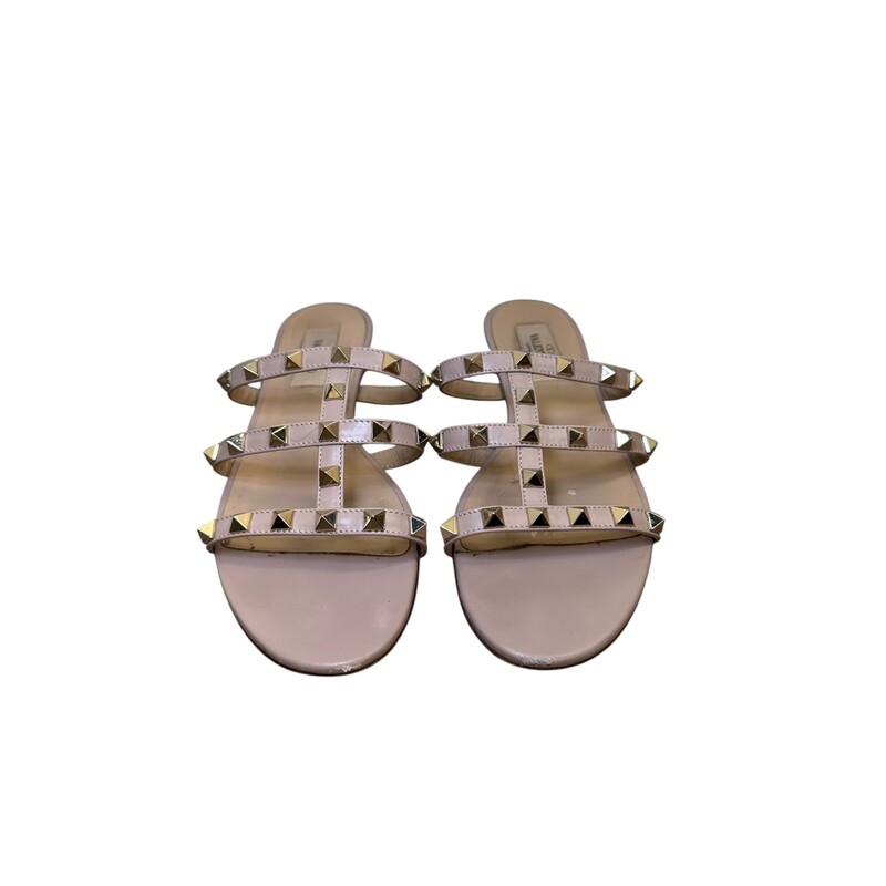 Valentino Rockstud Sandals Rose

Size 35

Code: DZ C492

In good condition. Wear to the leather throughout the shoes.

Comes with the original dust bag and box.