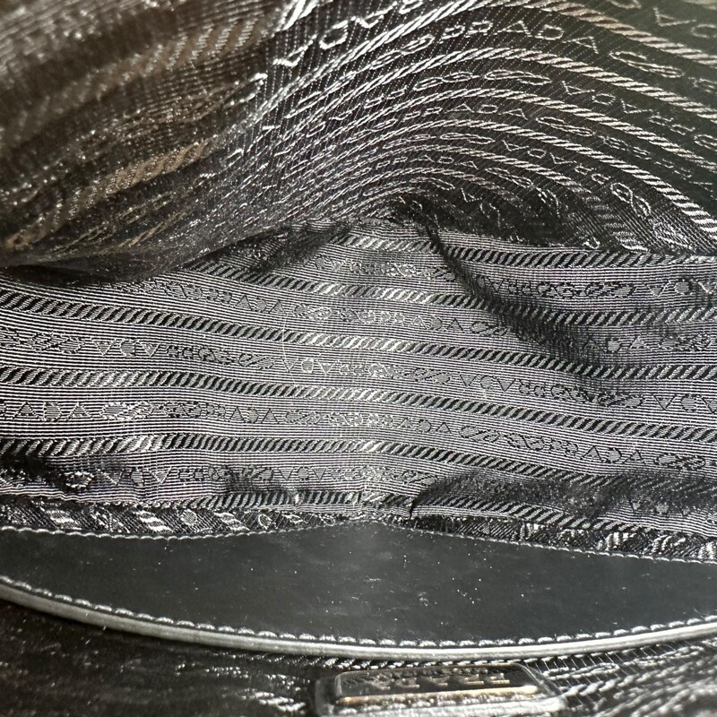 Prada Diagramme Leather Chain Bag<br />
<br />
Factory Code:7/10<br />
<br />
Dimensions:10 L x 7 H inches<br />
<br />
In excellent condition. Like new<br />
<br />
Does not come with the original dust bag or box.