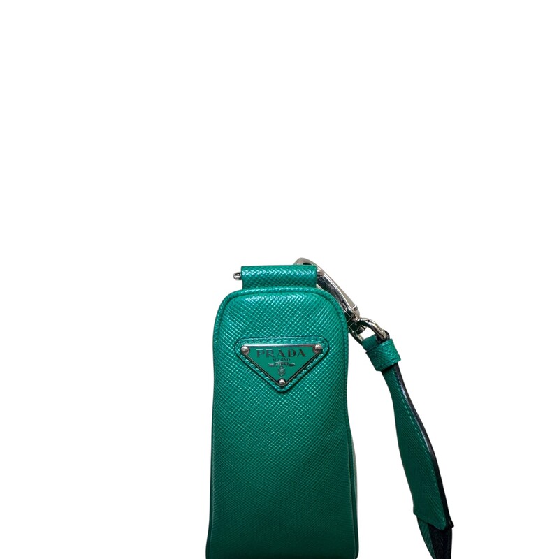 Prada Triangle Crossbody Green<br />
<br />
Code: 56<br />
<br />
Dimensions:<br />
9W x 6.5H x 4D<br />
2 handle drop<br />
4 strap drop<br />
<br />
In excellent condition.<br />
<br />
Does not come with the original dust bag or box.