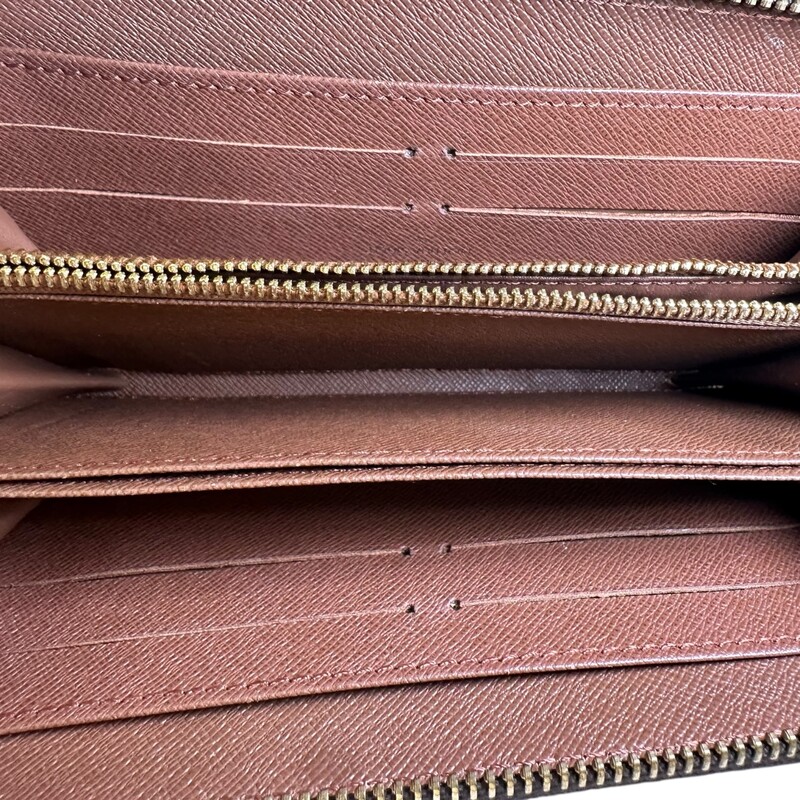 Louis Vuitton X Steven Sprouse Rose Zippy Wallet<br />
<br />
Date Code:CA1028<br />
<br />
In very good condition. Some minor scratching on the hardware.<br />
<br />
Comes with the original dust bag an box.