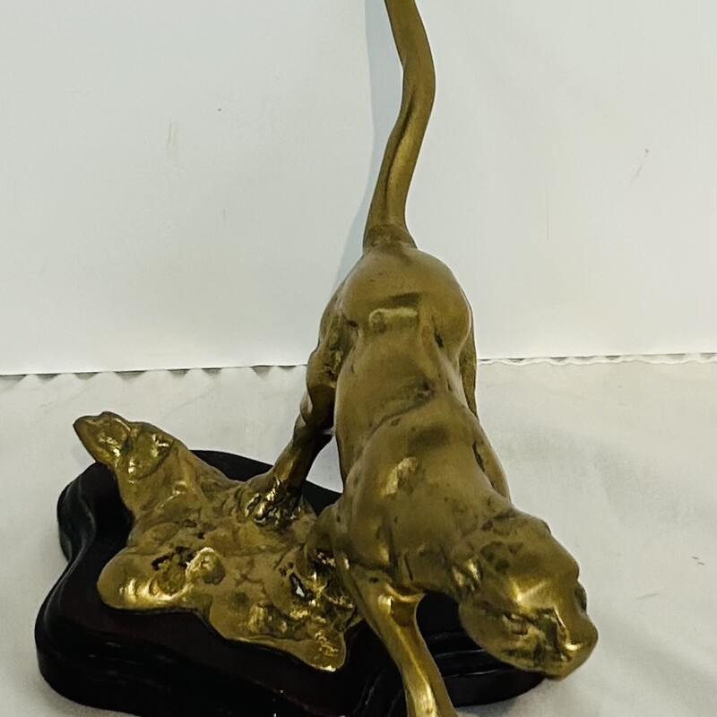 Brass Cougar On Base
Brass Brown
Size: 8.5x7H
