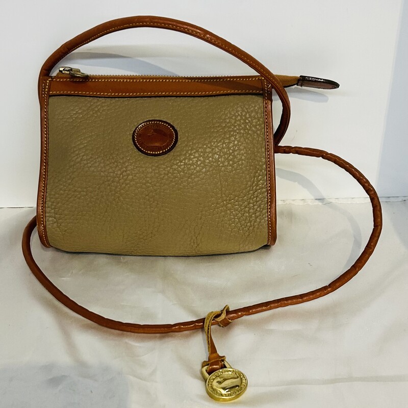 Dooney & Bourke Crossbody
Green Brown
Size: 7x6H