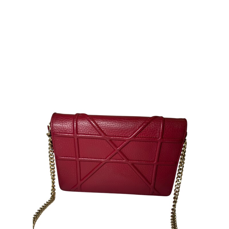 Dior Diorama Wallet on a Chain<br />
<br />
Serial Code: 12-MA-0147<br />
<br />
Dimensions: 15 L x 13 H inches<br />
<br />
In good condition. Scratching on the hardware and some interior fading and wear. Light wear to the exterior.<br />
<br />
Does not come with the original dust bag or box.