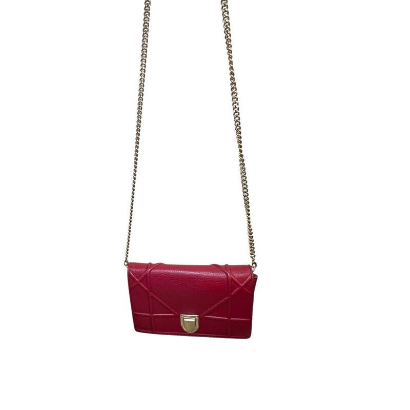 Dior Diorama Wallet on a Chain<br />
<br />
Serial Code: 12-MA-0147<br />
<br />
Dimensions: 15 L x 13 H inches<br />
<br />
In good condition. Scratching on the hardware and some interior fading and wear. Light wear to the exterior.<br />
<br />
Does not come with the original dust bag or box.