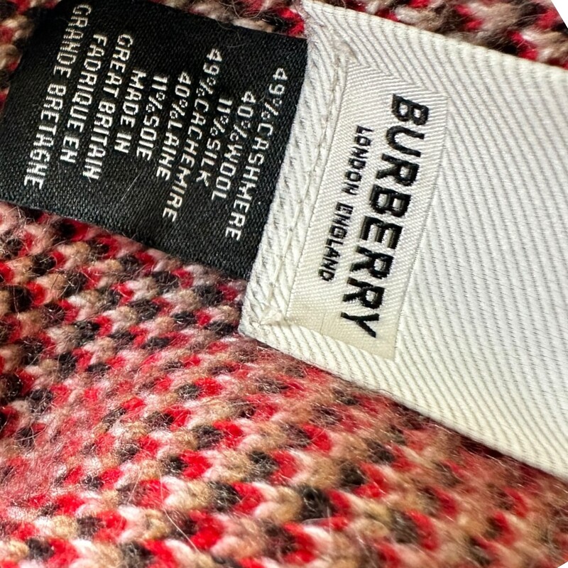 Burberry Nova Check Cashmere Wool Blend beanie

Size Medium

In very good condition. Minor marks on the canvas.

Does not come with original dust bag or box.